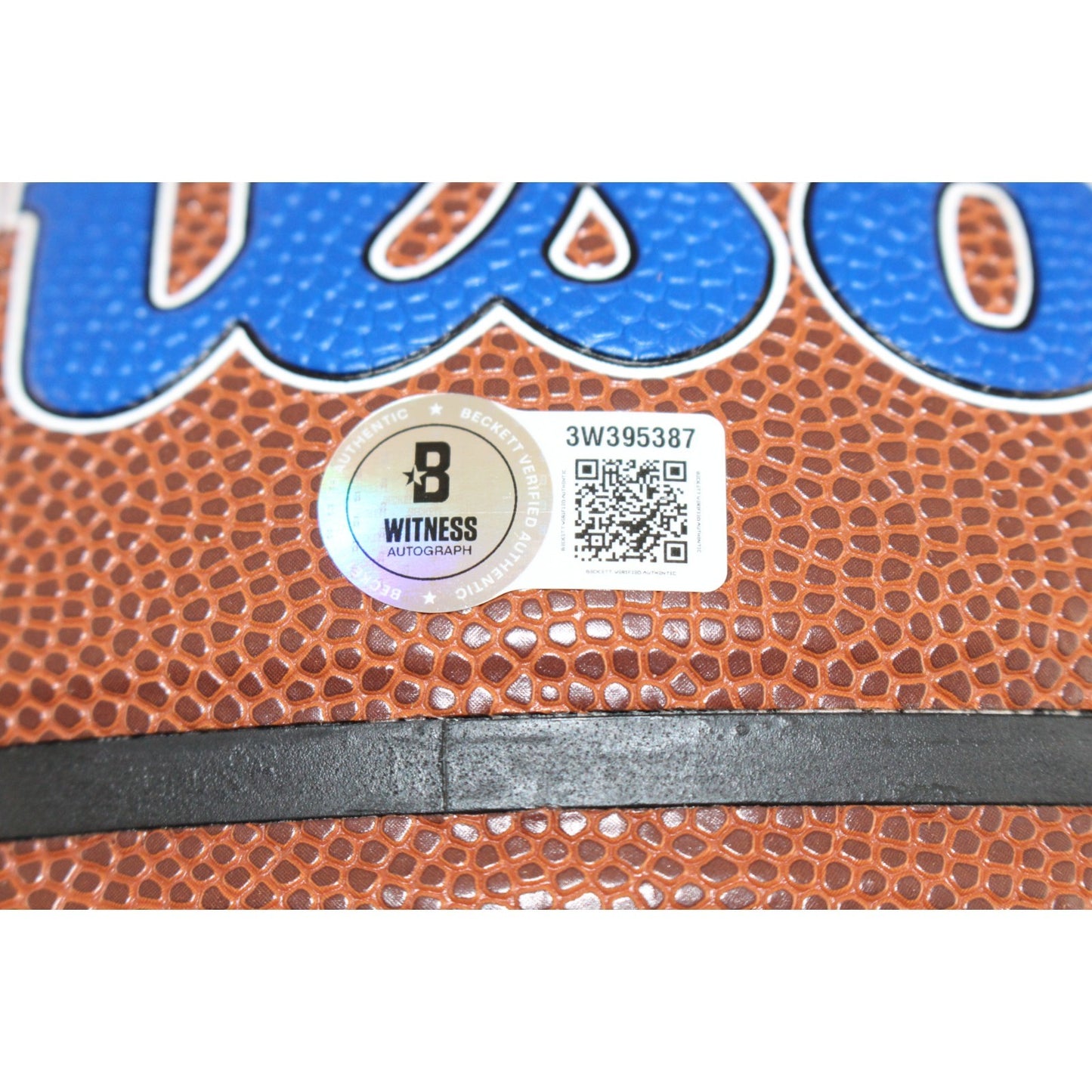 Spike Lee Autographed New York Knicks Logo Basketball (Beckett Witnessed)