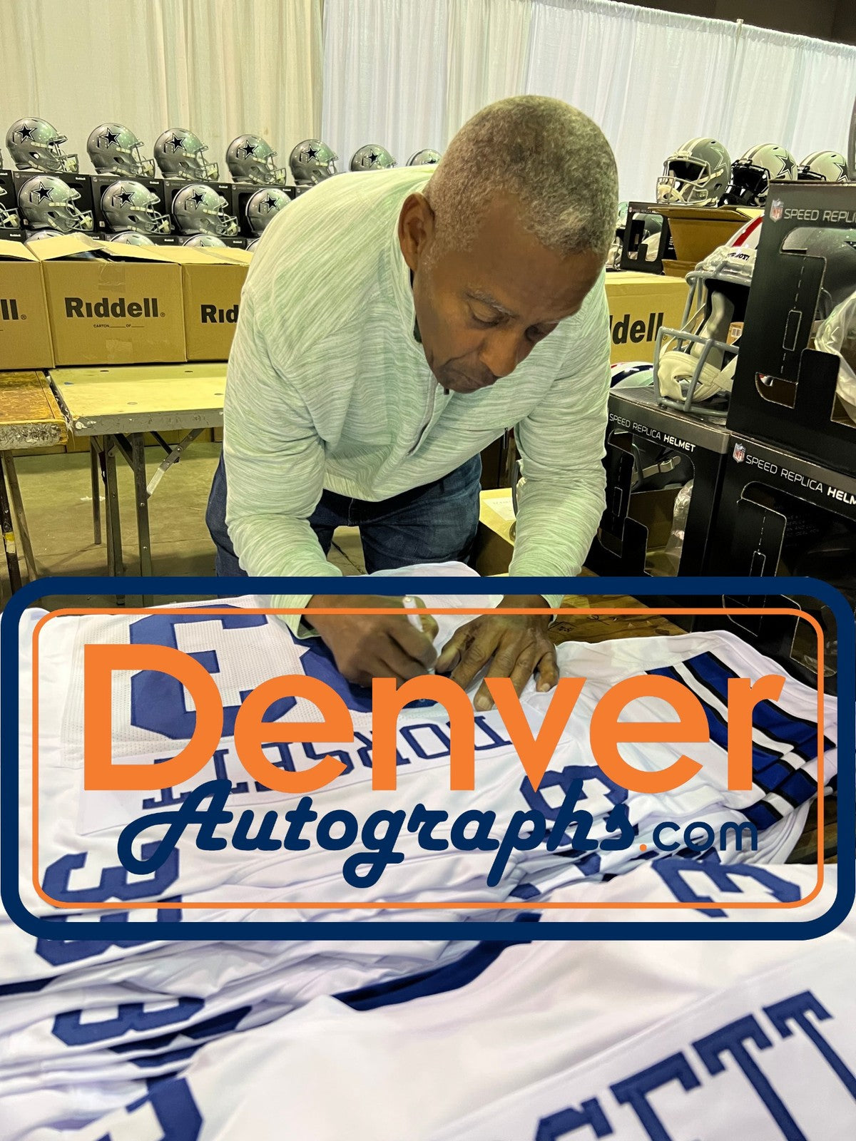 Tony Dorsett Autographed White Custom Jersey (Beckett Witnessed)