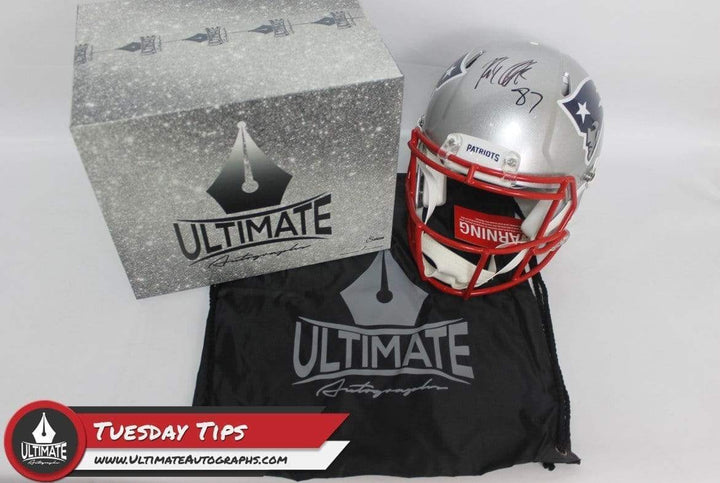 Ultimate Autographs mystery box with a signed item inside