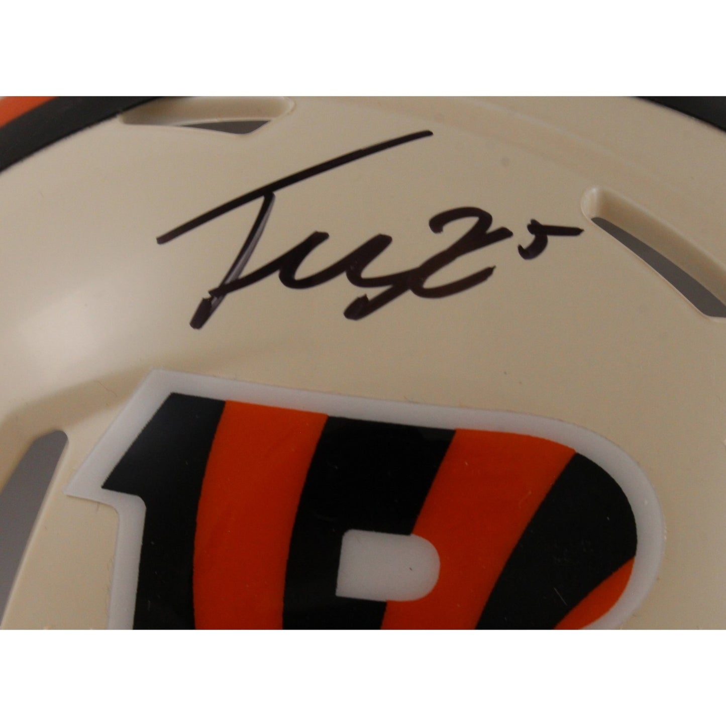 Tee Higgins Autographed Cincinnati Bengals Throwback Mini Helmet
