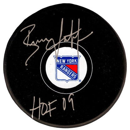 Brian Leetch Signed New York Rangers Puck (HOF 09) Beckett Witnessed