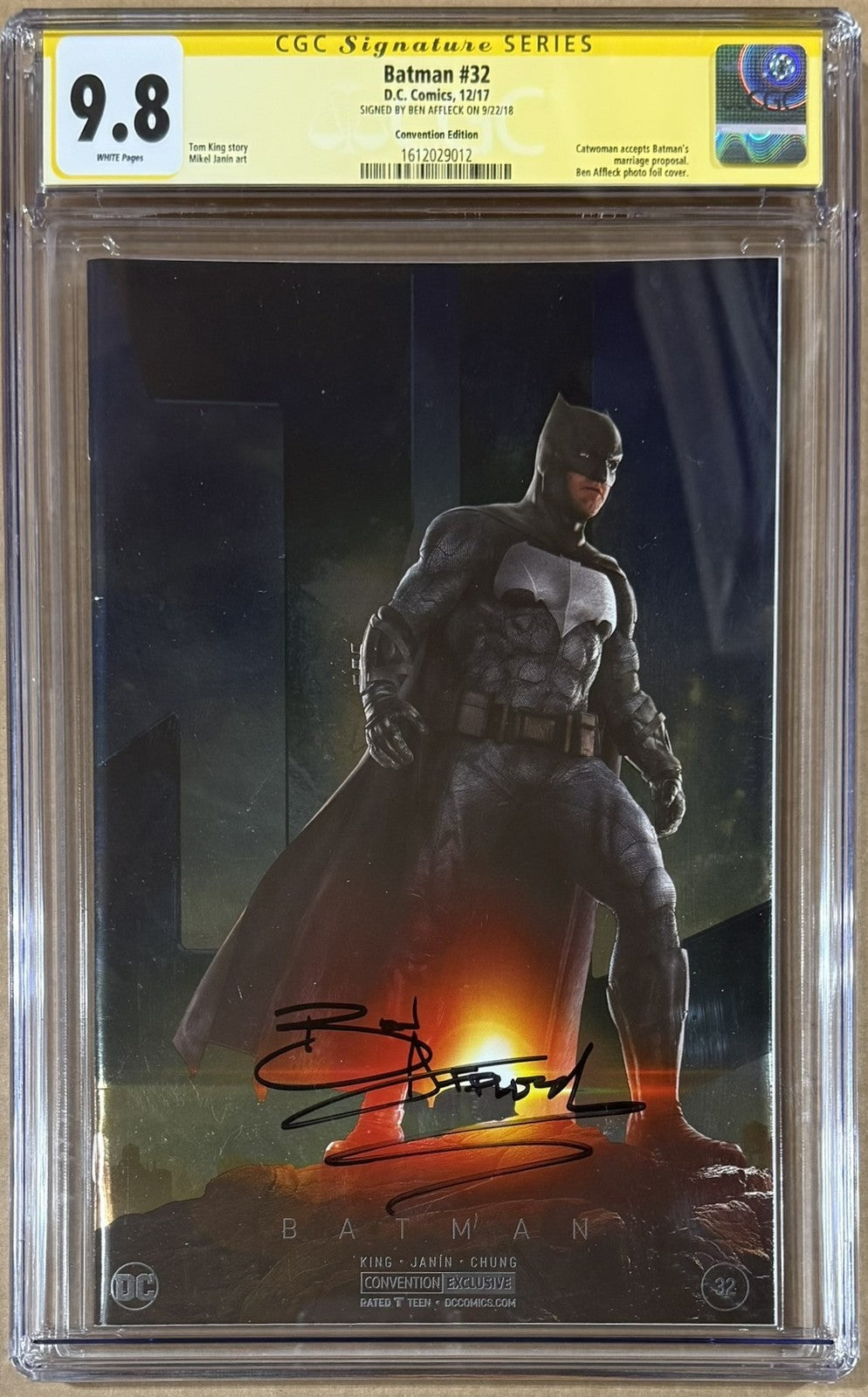 Ben Affleck Signed Batman #32 NYCC Foil Variant CGC 9.8