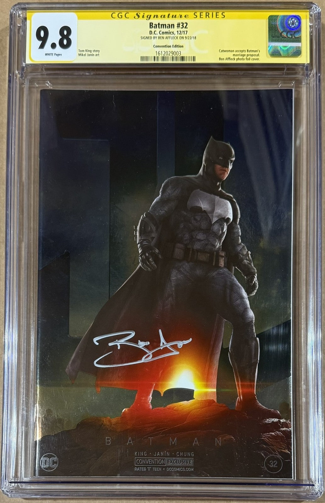 Ben Affleck Autographed Batman #32 Comic Book - NYCC Foil Variant