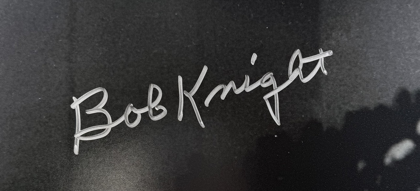 Bobby Knight Signed Indiana Hoosiers 16x20 Photo - Chair Throw