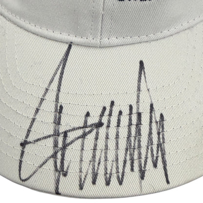 Donald Trump Autographed Make America Great Again MAGA Hat (Beckett)
