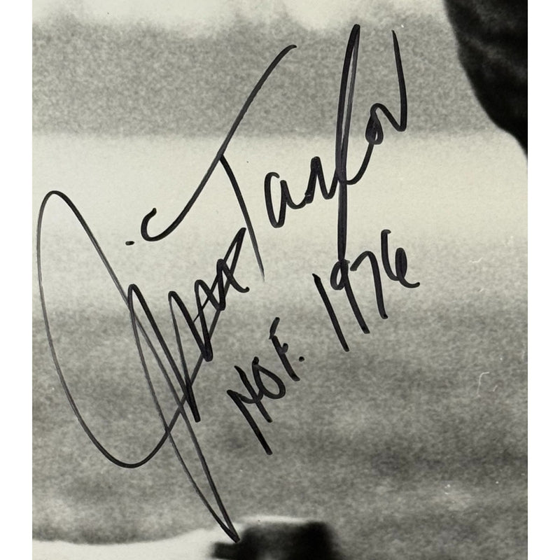 Jim Taylor Signed Green Bay Packers 11x14 B&W Photo (HOF 1976)