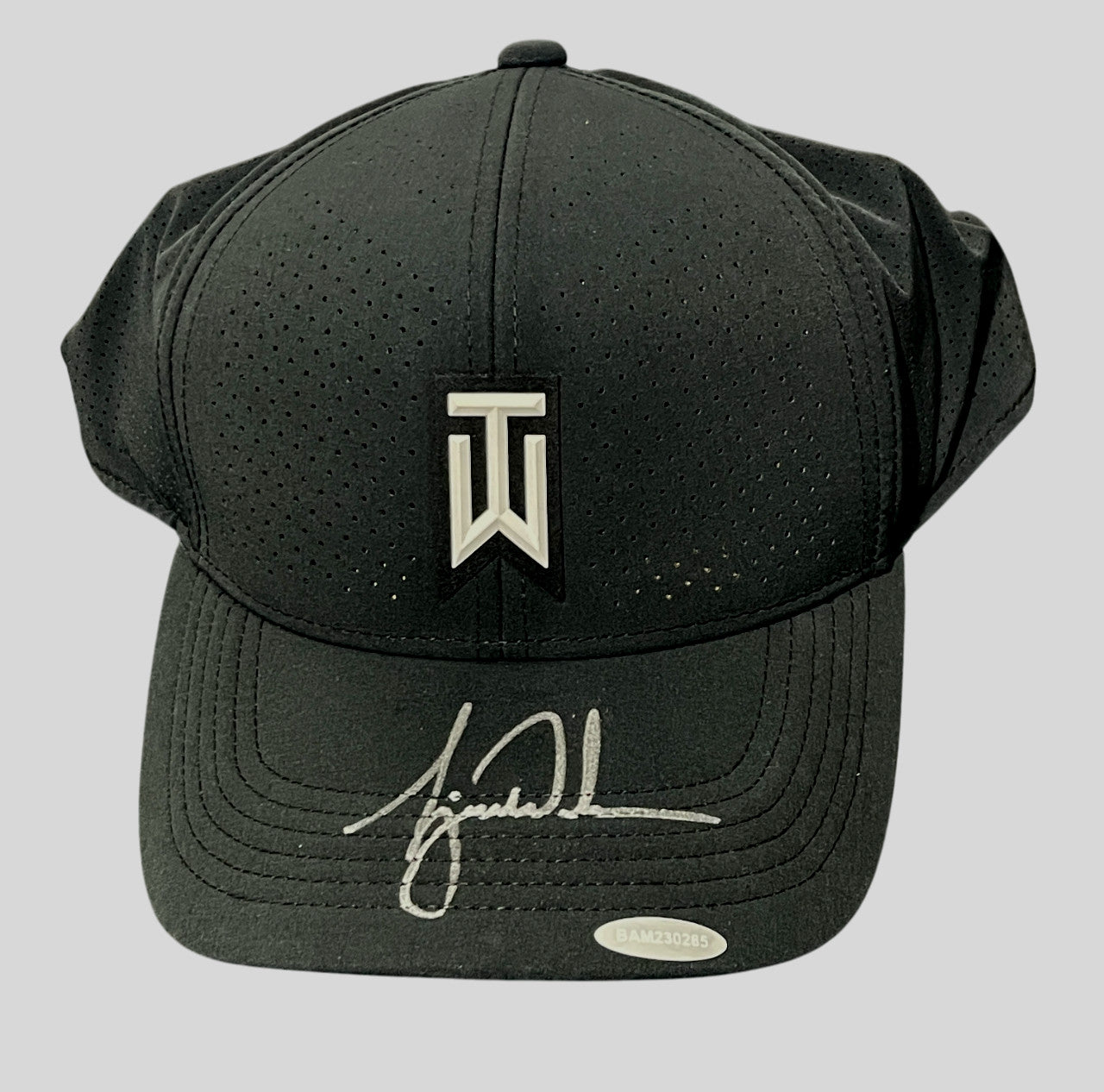 Tiger Woods Signed Nike AeroBill Black Hat Upper Deck Authenticated