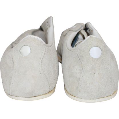 O.J. Simpson Signed Buffalo Bills White Cleats "Juice Is Loose"