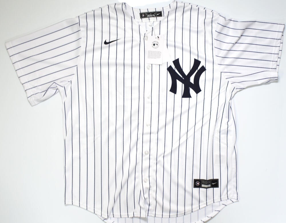 Mariano Rivera Autographed New York Yankees Nike Jersey
