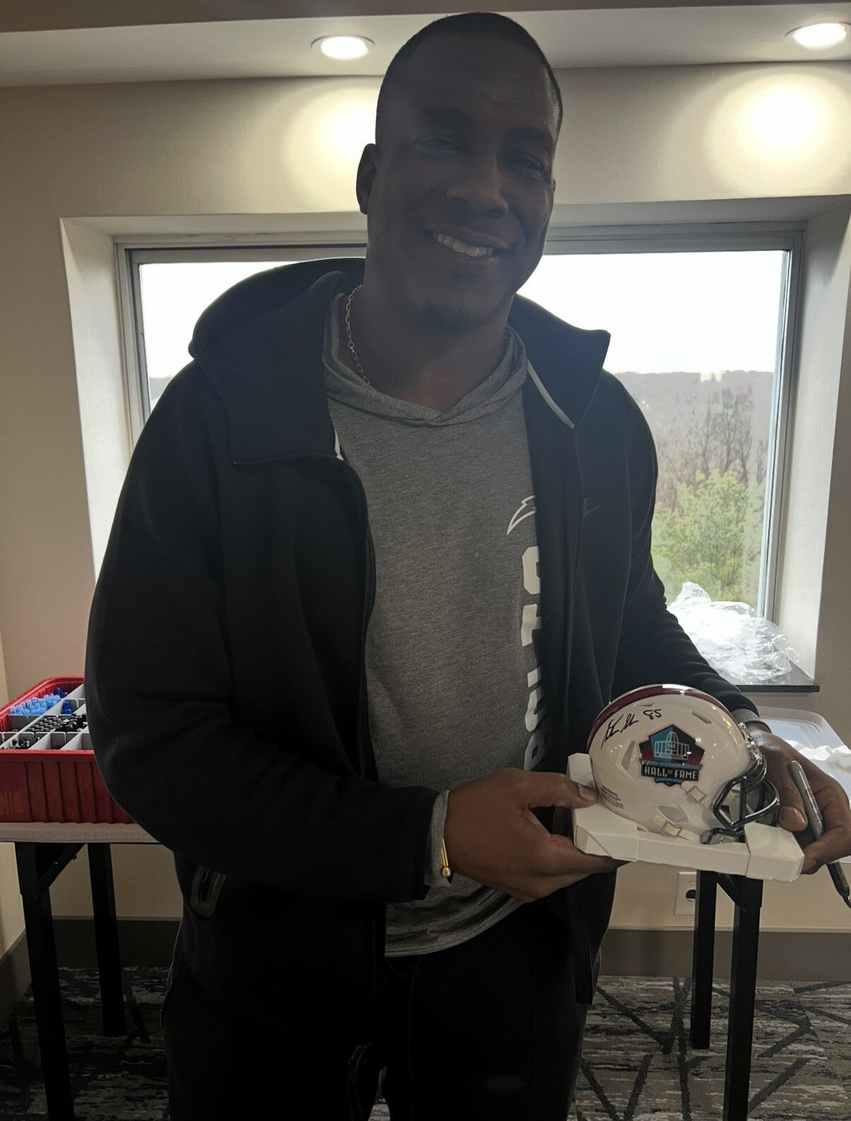 Antonio Gates Signed Los Angeles Chargers HOF Logo Mini Helmet (BAS)