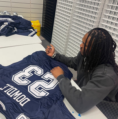 Rico Dowdle Signed Dallas Cowboys Custom Jersey (Beckett COA)