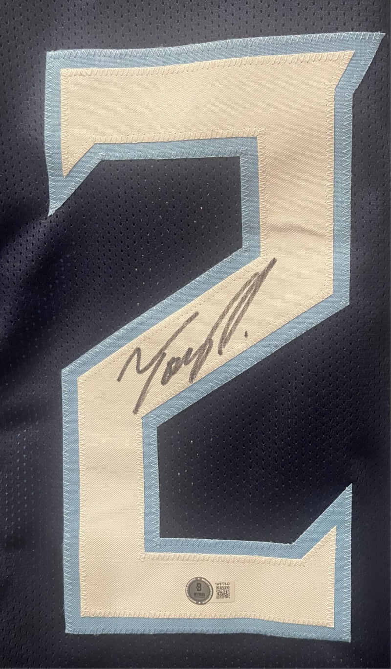 Tony Pollard Autographed Tennessee Titans Custom Jersey (Beckett)