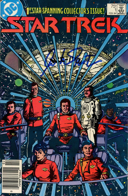 William Shatner Autographed Star Trek DC Comic Book (Beckett Witnessed)
