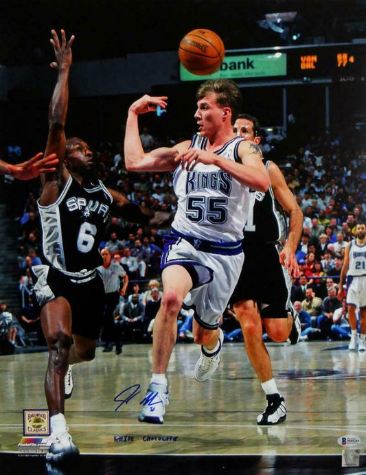 Jason Williams Sacramento Kings Signed Kings 16x20 PF Behind Head Pass Photo with Insc (BAS COA)