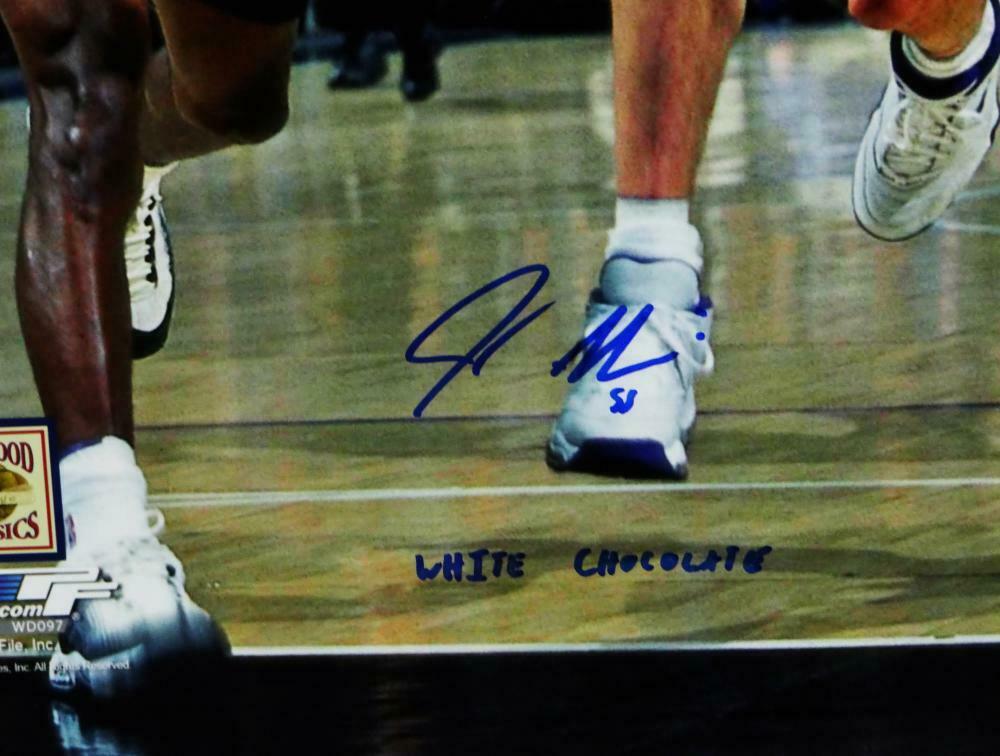 Jason Williams Sacramento Kings Signed Kings 16x20 PF Behind Head Pass Photo with Insc (BAS COA)