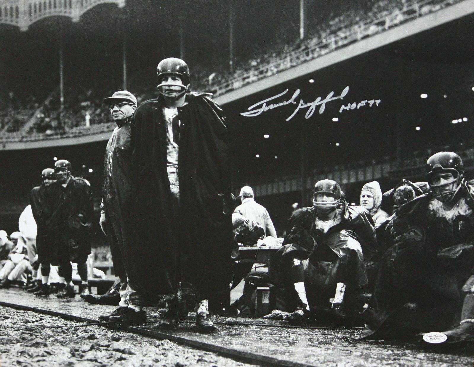 Frank Gifford New York Giants Signed NY Giants 16x20 In The Rain Photo —  Ultimate Autographs