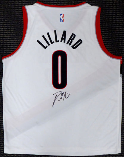 Damian Lillard Portland Trail Blazers Autographed White Fanatics Jersey XL Z54921 (BAS COA)