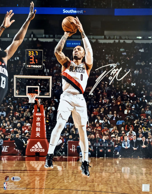 DAMIAN LILLARD PORTLAND TRAIL BLAZER AUTOGRAPHED 16X20 PHOTO 195896 (BAS COA)