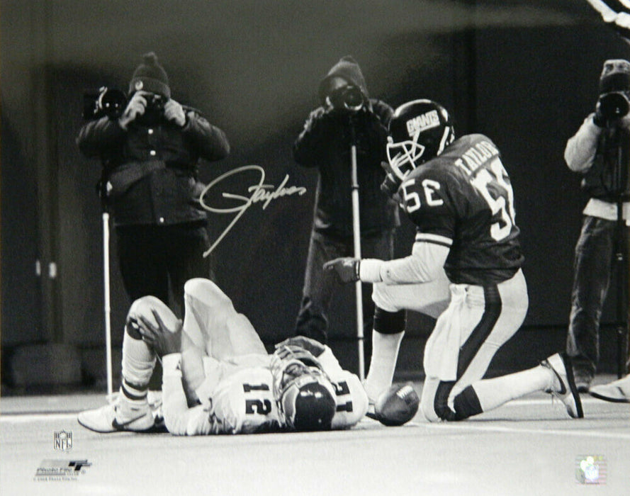 Lawrence Taylor New York Giants Signed Giants B&W 16x20 Over Cunningham Photo (SCHWARTZ)