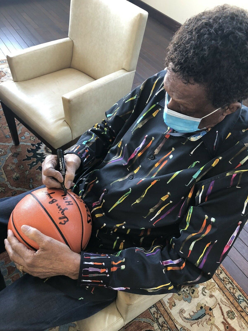 ELGIN BAYLOR Los Angeles Lakers signed Basketball HOF 77 ROY 59 11X AS (BAS COA)